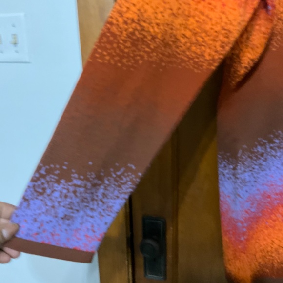 3/4 Sweater - Picture 4 of 8